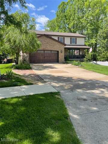 3991 Sanford Drive, Parma, OH 44134