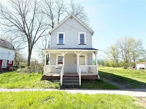 9 Woodford Avenue, Elyria, OH 44035
