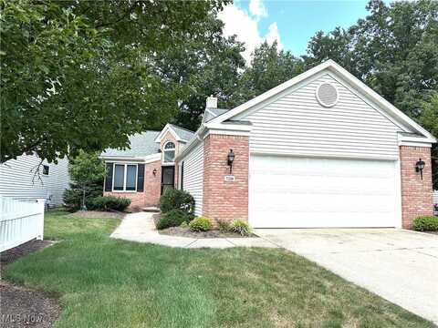7230 W Baldwin Reserve Drive, Middleburg Heights, OH 44130