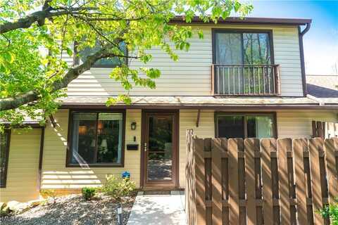 15150 Pine Valley Trail, Middleburg Heights, OH 44130