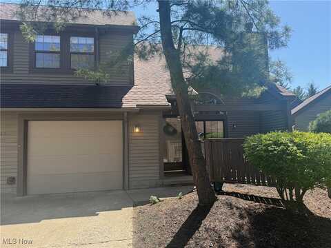1173 Red Tail Hawk Court, Youngstown, OH 44512