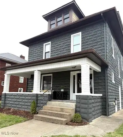 322 Commercial Avenue SE, New Philadelphia, OH 44663
