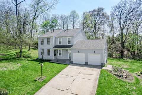 7907 Amberly Circle NW, North Canton, OH 44720