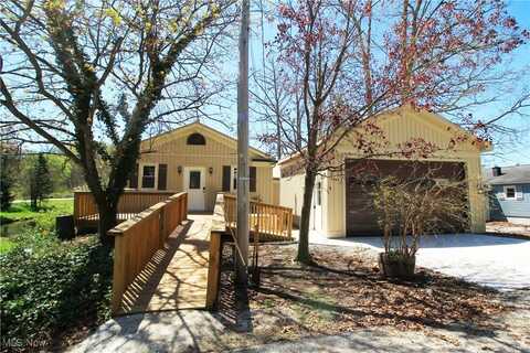 745 McRoberts Avenue, Aurora, OH 44202