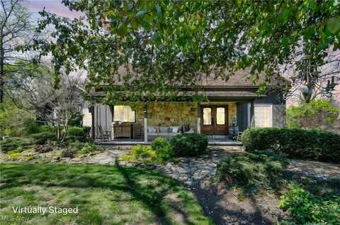 439 Oak Hollow Road, Aurora, OH 44202