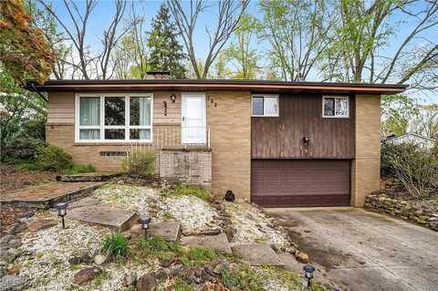 153 Lake Front Drive, Akron, OH 44319
