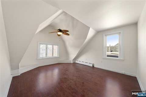 8 Cooper Place 3rd Fl, Weehawken, NJ 07086