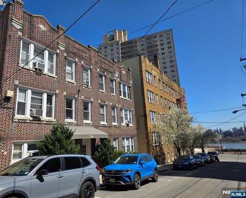 10 66th Street 3B, West New York, NJ 07093