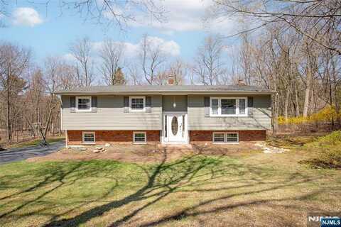 11 Osage Road, Oakland, NJ 07436