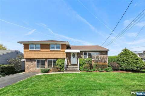 395 Van Luyn Terrace, Saddle Brook, NJ 07663