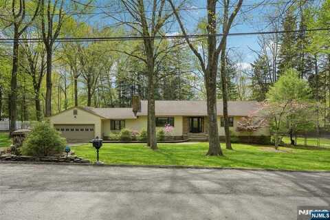 23 Plymouth Drive, Upper Saddle River, NJ 07458