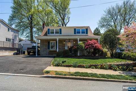 12 Gordon Road, Bergenfield, NJ 07621