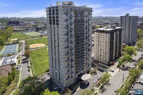 160 Overlook Avenue 14D, Hackensack, NJ 07601