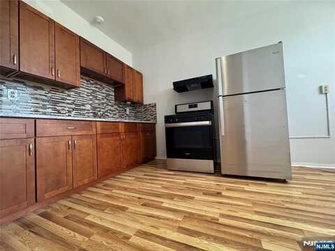37-10 Broadway 1, Fair Lawn, NJ 07410