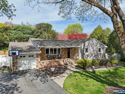27 Ell Road, Hillsdale, NJ 07642