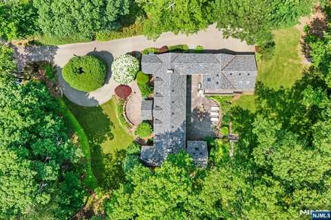 67 Forest Road, Tenafly, NJ 07670