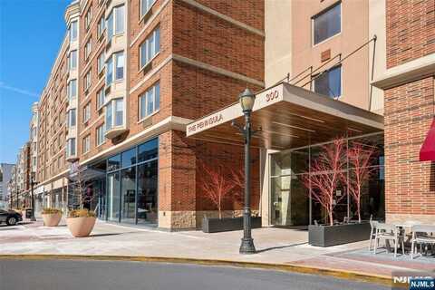 3319 City Place, Edgewater, NJ 07020