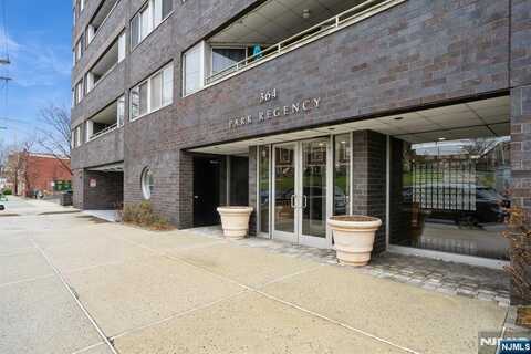 364 Palisade Avenue 4C, Cliffside Park, NJ 07010