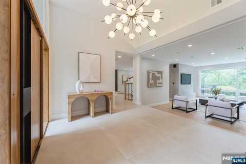 203 Leroy Street, Tenafly, NJ 07670