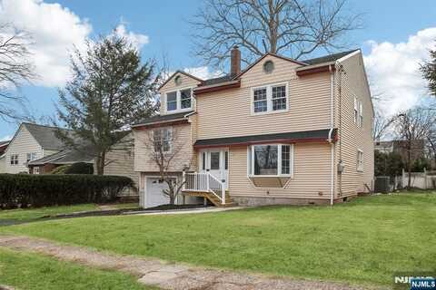 162 Stuyvesant Road, Teaneck, NJ 07666