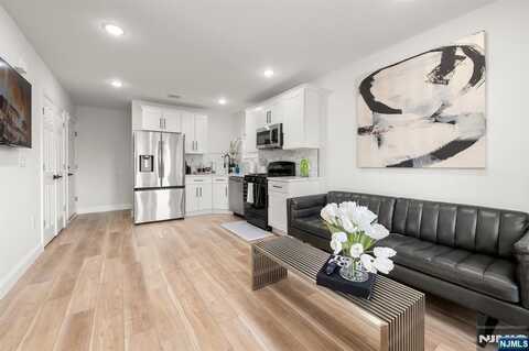 36 Kent Street, Newark, NJ 07108