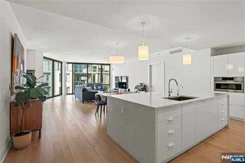9 Ave At Port Imperial 1111, West New York, NJ 07093