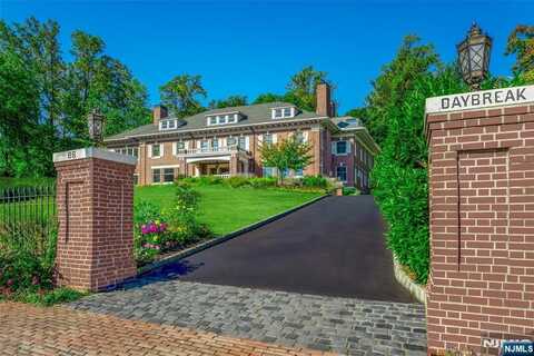 88 S Mountain Avenue, Montclair, NJ 07042