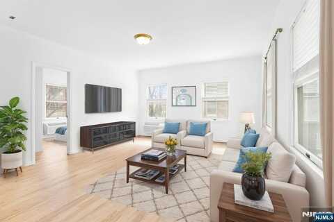 35 Emerson Plaza, Emerson, NJ 07630
