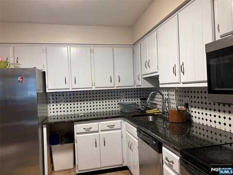 2 Ann N218, Clifton, NJ 07013