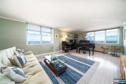 6040 Boulevard East 27H, West New York, NJ 07093