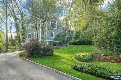 27 Inverness Court, Millburn, NJ 07078