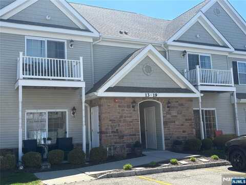 19 Dogwood Lane U9F, Wanaque, NJ 07420