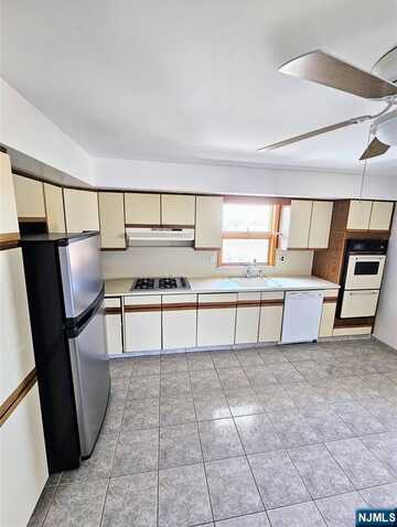 46 William Street 2nd Floor, North Arlington, NJ 07031