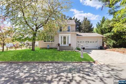 604 New Bridge Road, Teaneck, NJ 07666