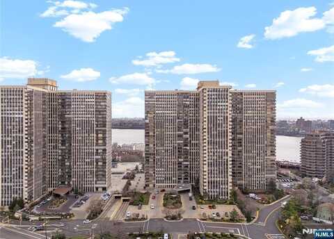 200 Winston Drive 2204, Cliffside Park, NJ 07010