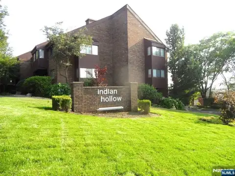 251 Indian Hollow Court 251, Mahwah, NJ 07430