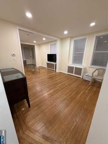 1005 79th 1, North Bergen, NJ 07072