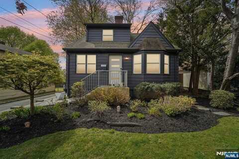 120 Gordon Avenue, Tenafly, NJ 07670