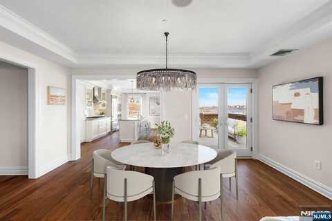 53 Oxford Landing, Weehawken, NJ 07086