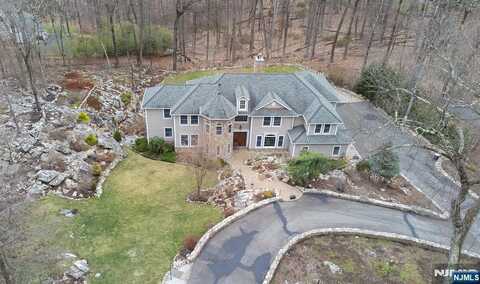 48 Fox Ledge Road, Kinnelon, NJ 07405