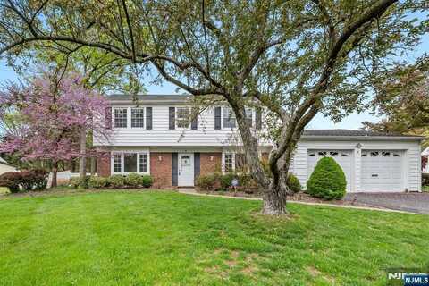 8 Tunnell Road, Franklin, NJ 08873