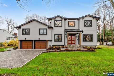 340 Ellen Place, Paramus, NJ 07652