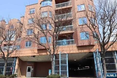 402A Thornton Court, Edgewater, NJ 07020