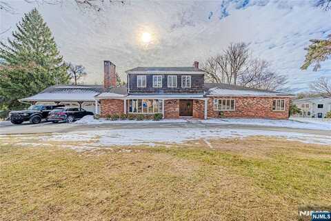 63 Colony Avenue, Park Ridge, NJ 07656