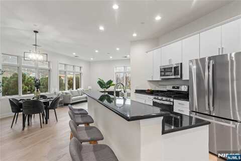 7400 River Road 122, North Bergen, NJ 07047