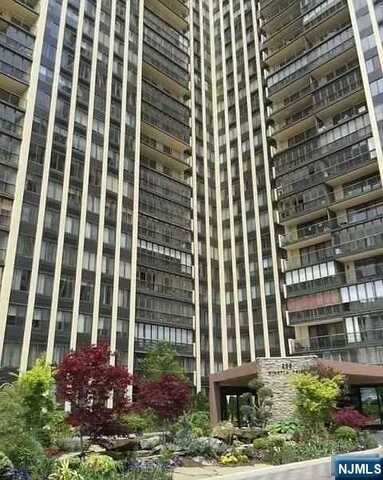 300 Winston Drive 2012, Cliffside Park, NJ 07010