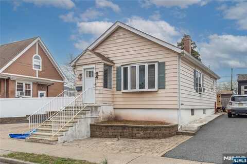 35 Bergen Boulevard, Woodland Park, NJ 07424