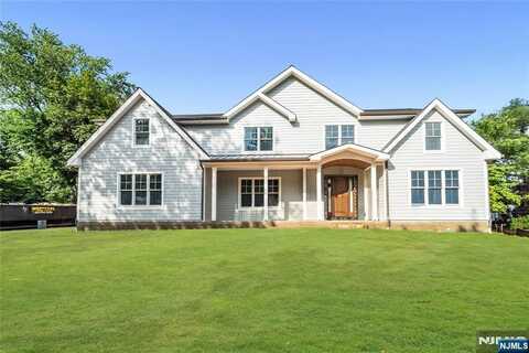 12 Rickland Road, Old Tappan, NJ 07675