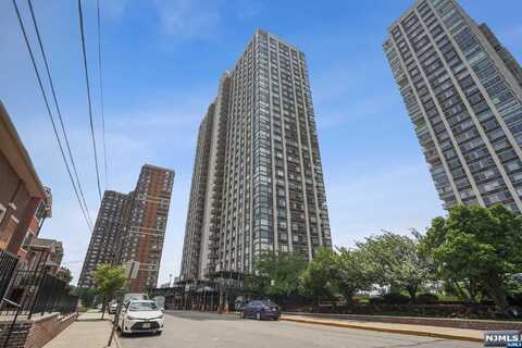 200 Old Palisade Road TH2, Fort Lee, NJ 07024