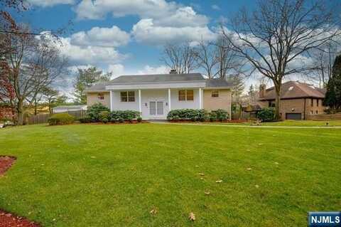 589 Barr Court, River Vale, NJ 07675